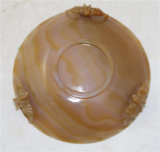 A Chinese chalcedony bats saucer dish, late 19th/early 20th century,